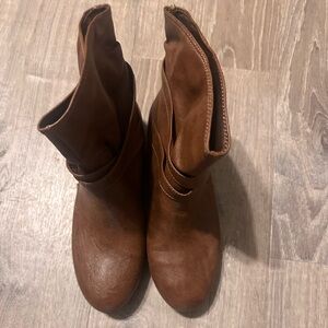 American Eagle Outfitters Tan Heeled Boots